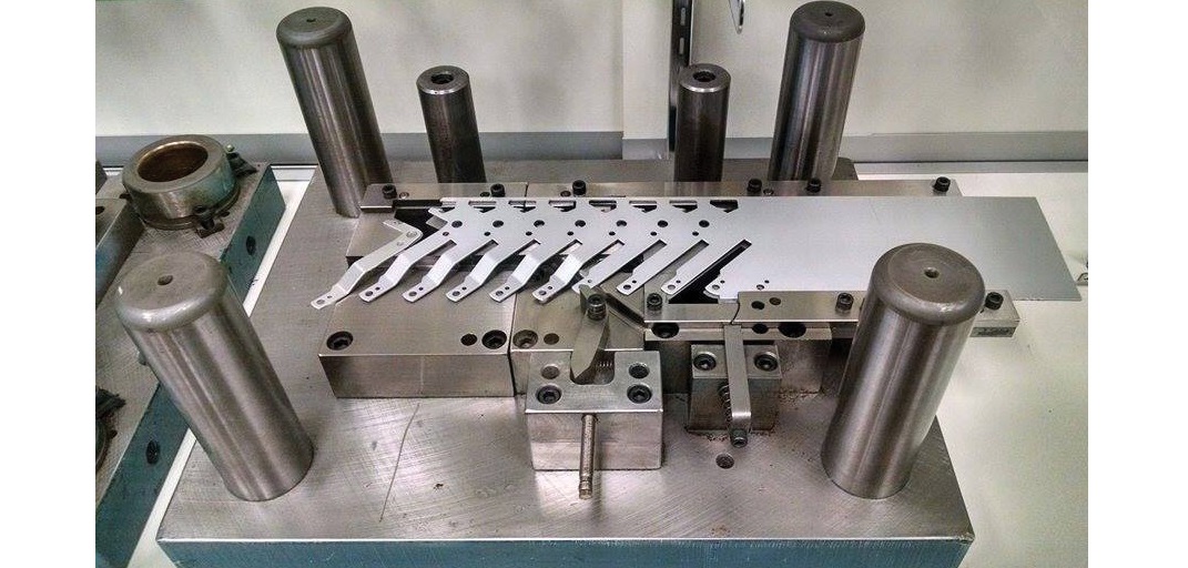 progressive-stamping die for aluminium produced in Vietnamese progressive stamping factory